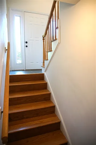 12 Westwood Drive Londonderry NH 03053
