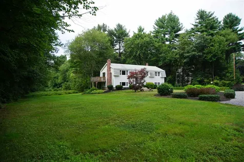 12 Westwood Drive Londonderry NH 03053