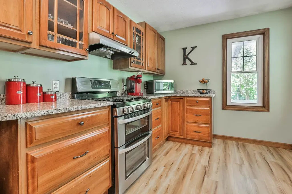 13 Hickory Lane Bedford NH 03110