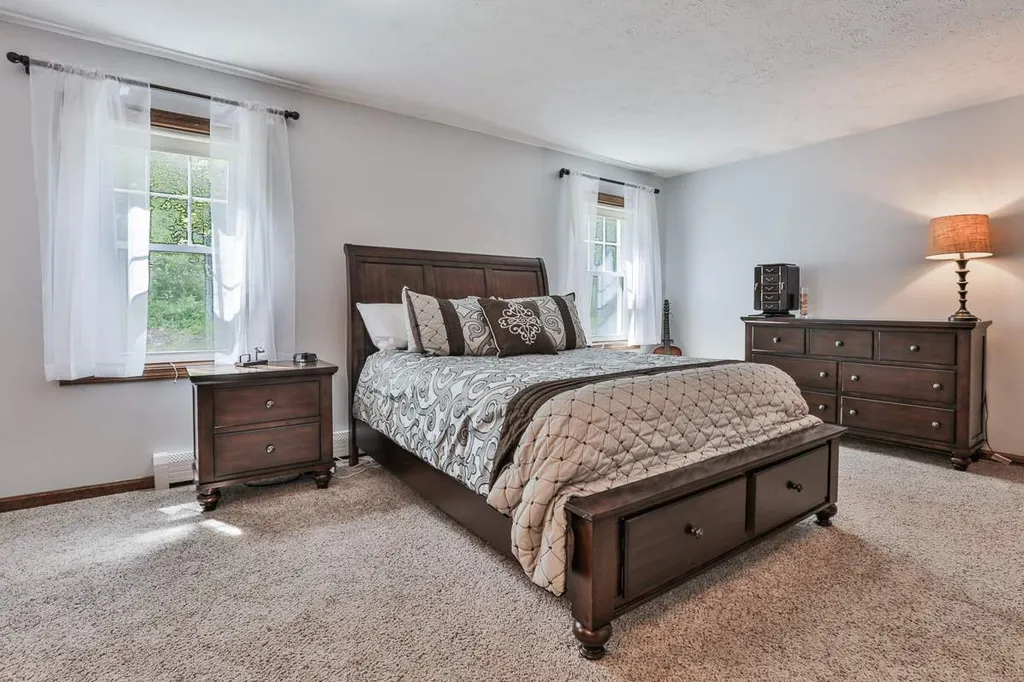 13 Hickory Lane Bedford NH 03110