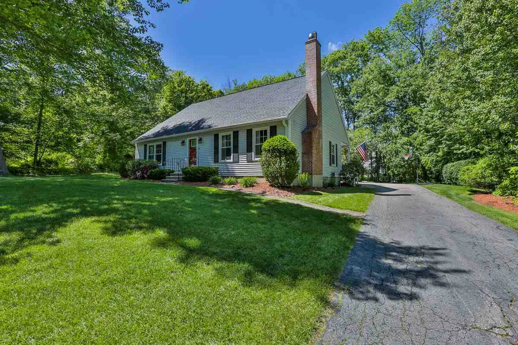 13 Hickory Lane Bedford NH 03110