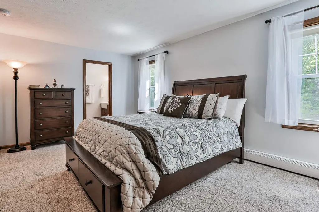 13 Hickory Lane Bedford NH 03110