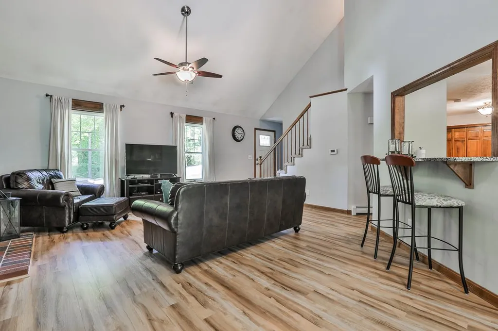 13 Hickory Lane Bedford NH 03110