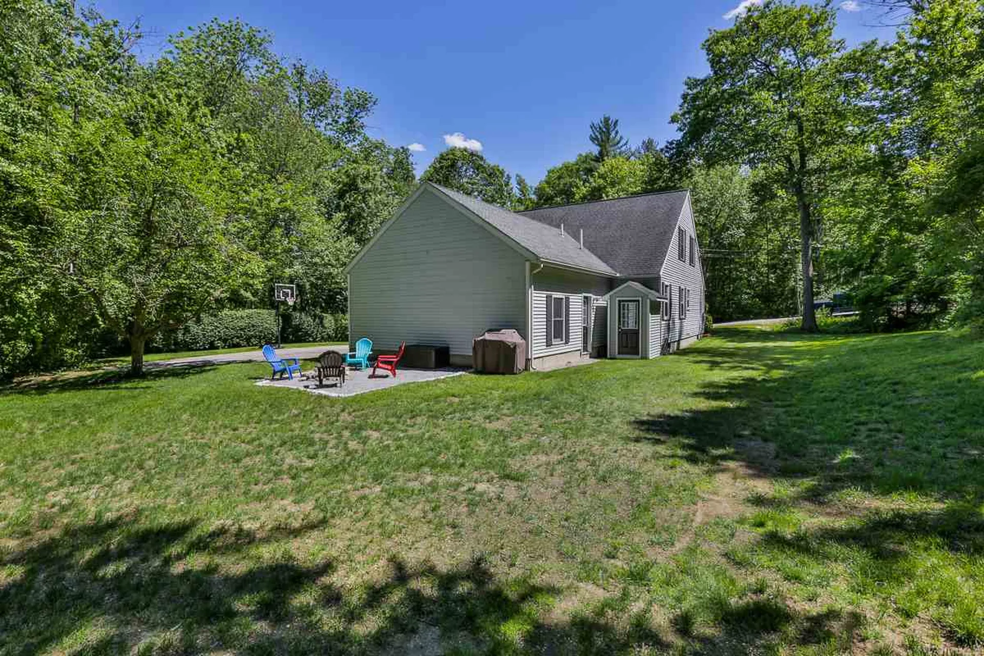 13 Hickory Lane Bedford NH 03110