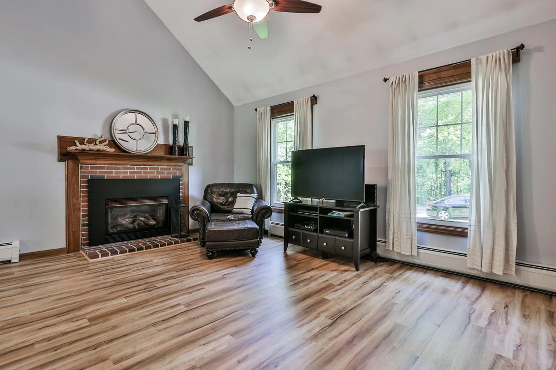 13 Hickory Lane Bedford NH 03110