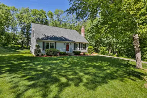 13 Hickory Lane Bedford NH 03110