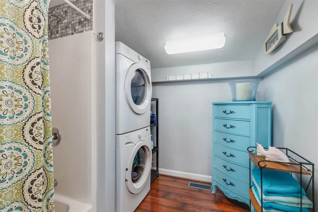 25 K Street Hampton NH 03842