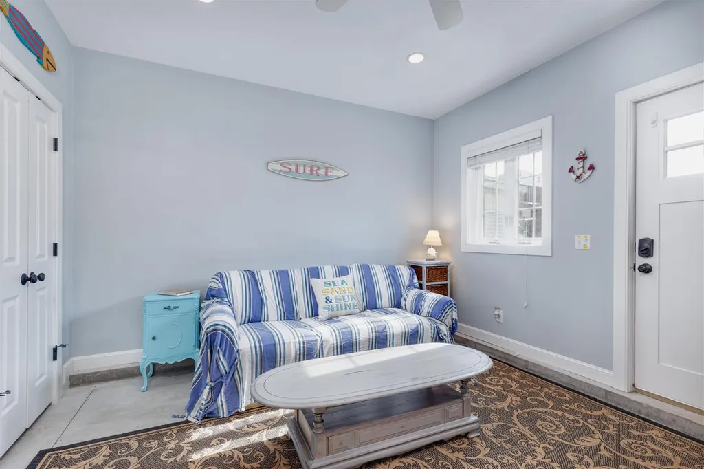 25 K Street Hampton NH 03842