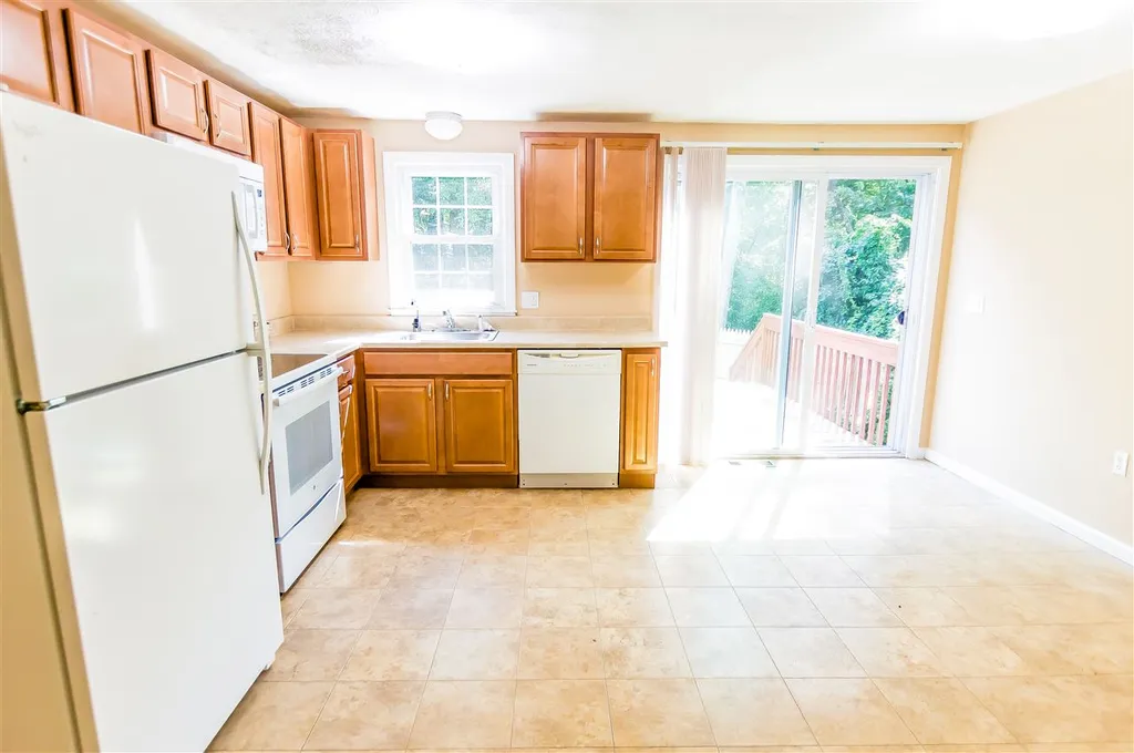 87B Scobie Pond Road Derry NH 03038