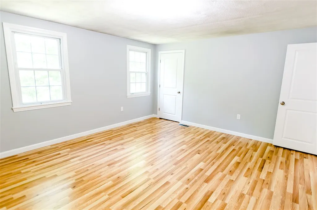 87B Scobie Pond Road Derry NH 03038