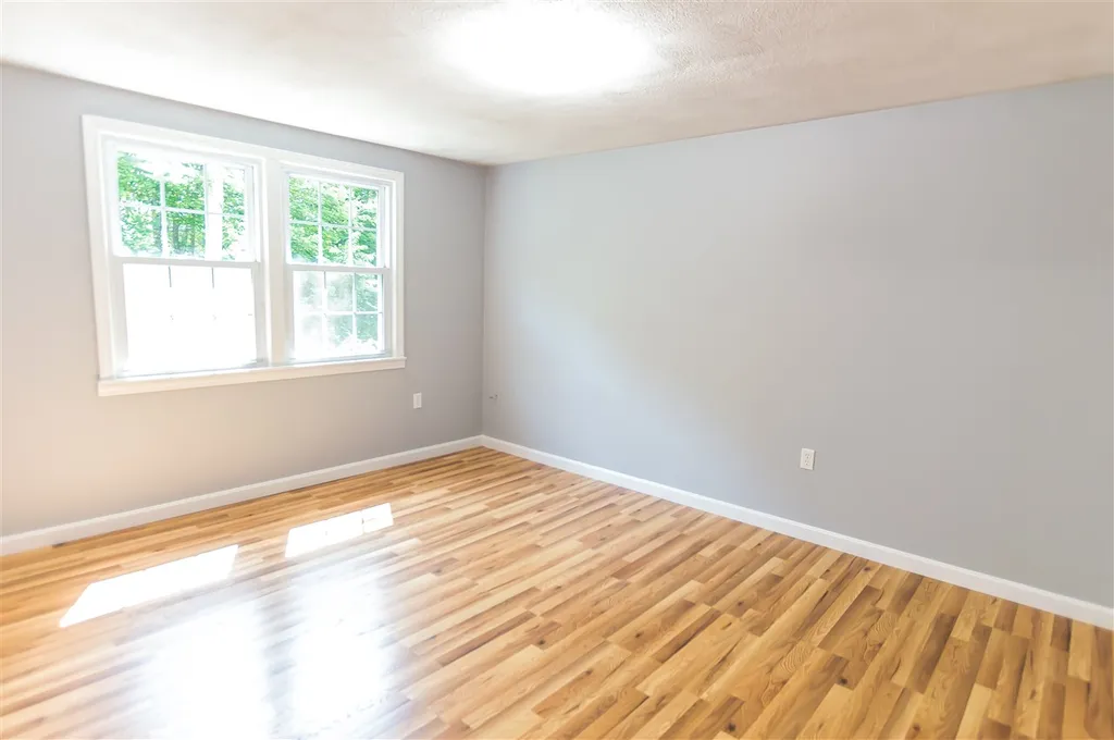 87B Scobie Pond Road Derry NH 03038