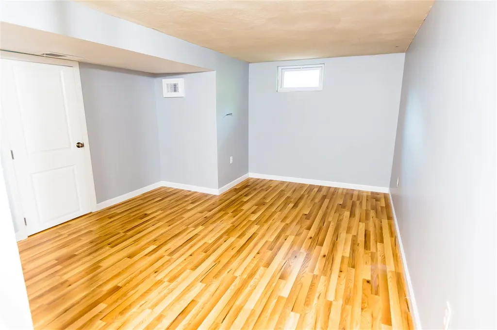 87B Scobie Pond Road Derry NH 03038