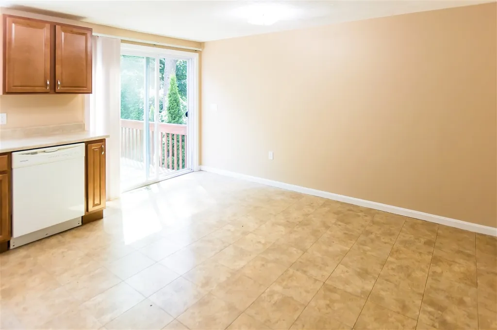 87B Scobie Pond Road Derry NH 03038