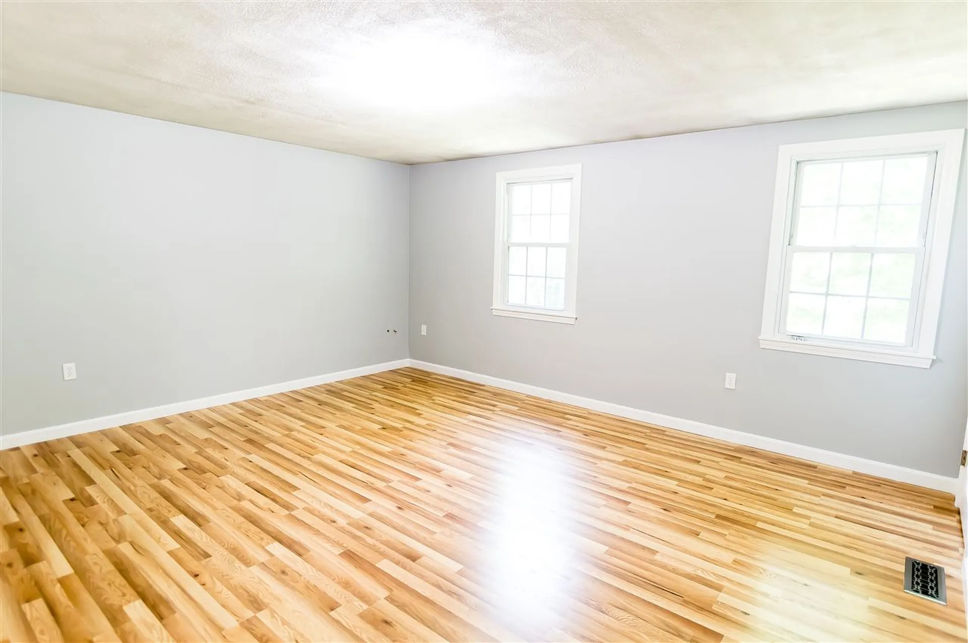 87B Scobie Pond Road Derry NH 03038