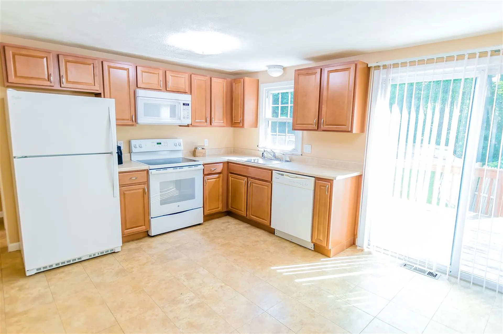 87B Scobie Pond Road Derry NH 03038