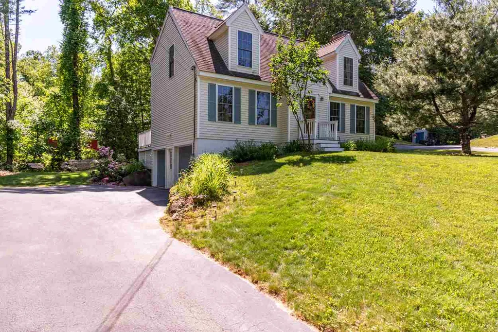 9 Abbey Road Raymond NH 03077