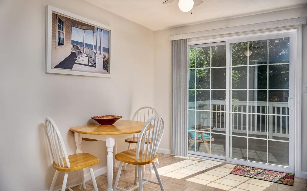 9 Abbey Road Raymond NH 03077
