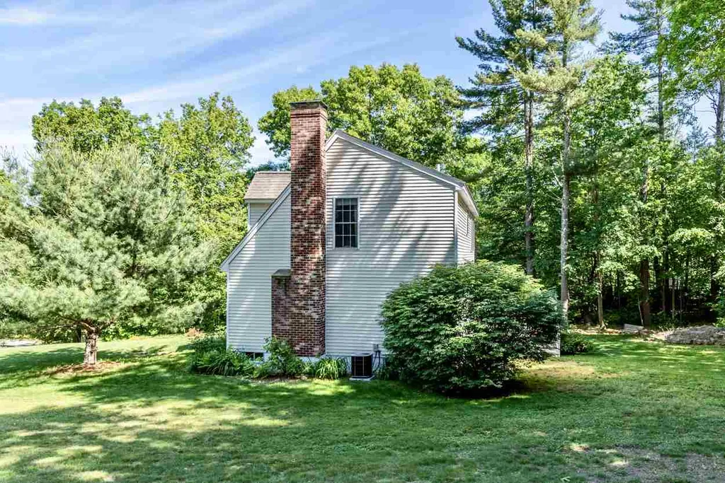 9 Abbey Road Raymond NH 03077