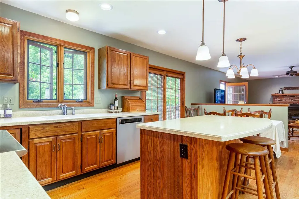9 Oakcrest Drive Burlington VT 05408