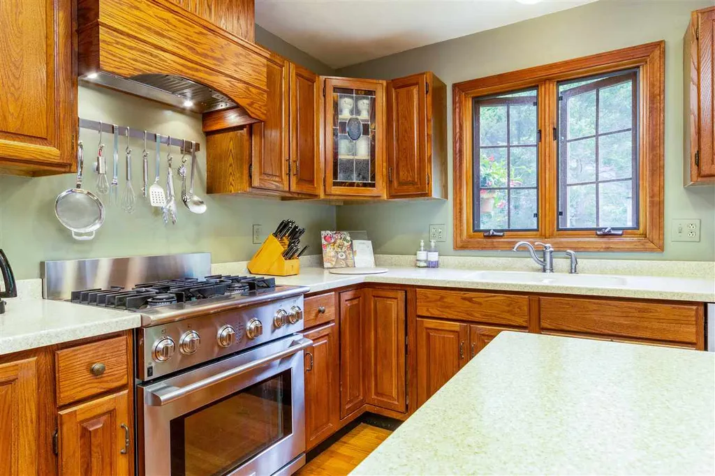 9 Oakcrest Drive Burlington VT 05408