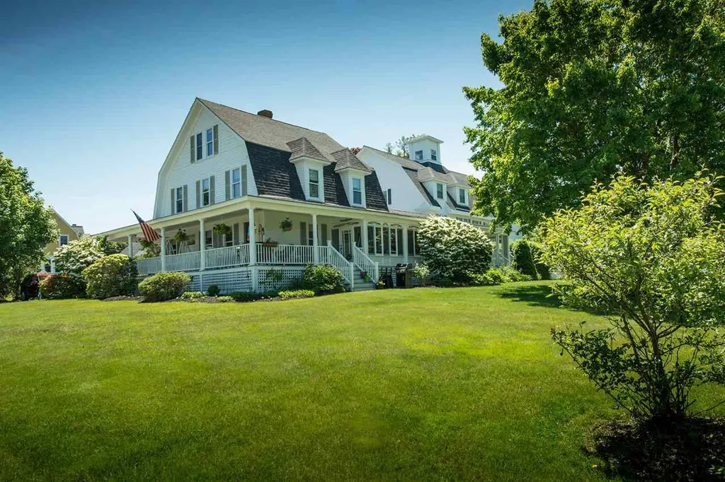 65 Broadway Street York ME 03909