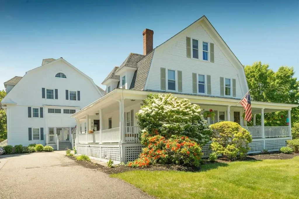 65 Broadway Street York ME 03909