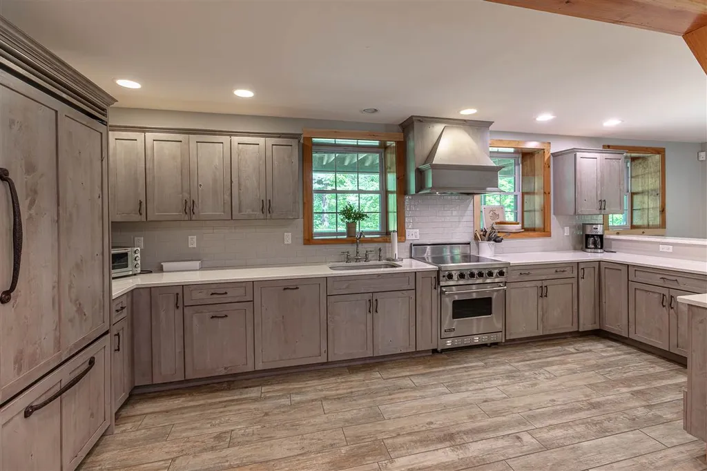 4427 West Hill Road Jamaica VT 05343