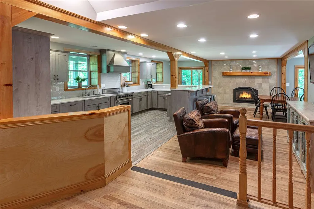 4427 West Hill Road Jamaica VT 05343