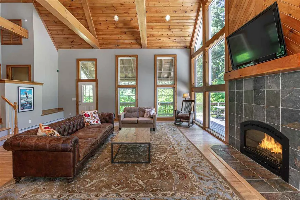 4427 West Hill Road Jamaica VT 05343