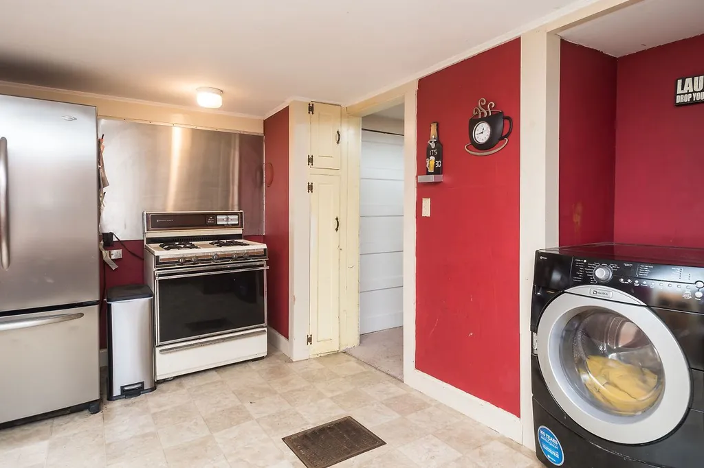 19 Saint James Avenue Milton NH 03851