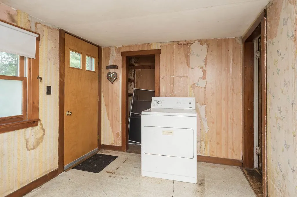 19 Saint James Avenue Milton NH 03851