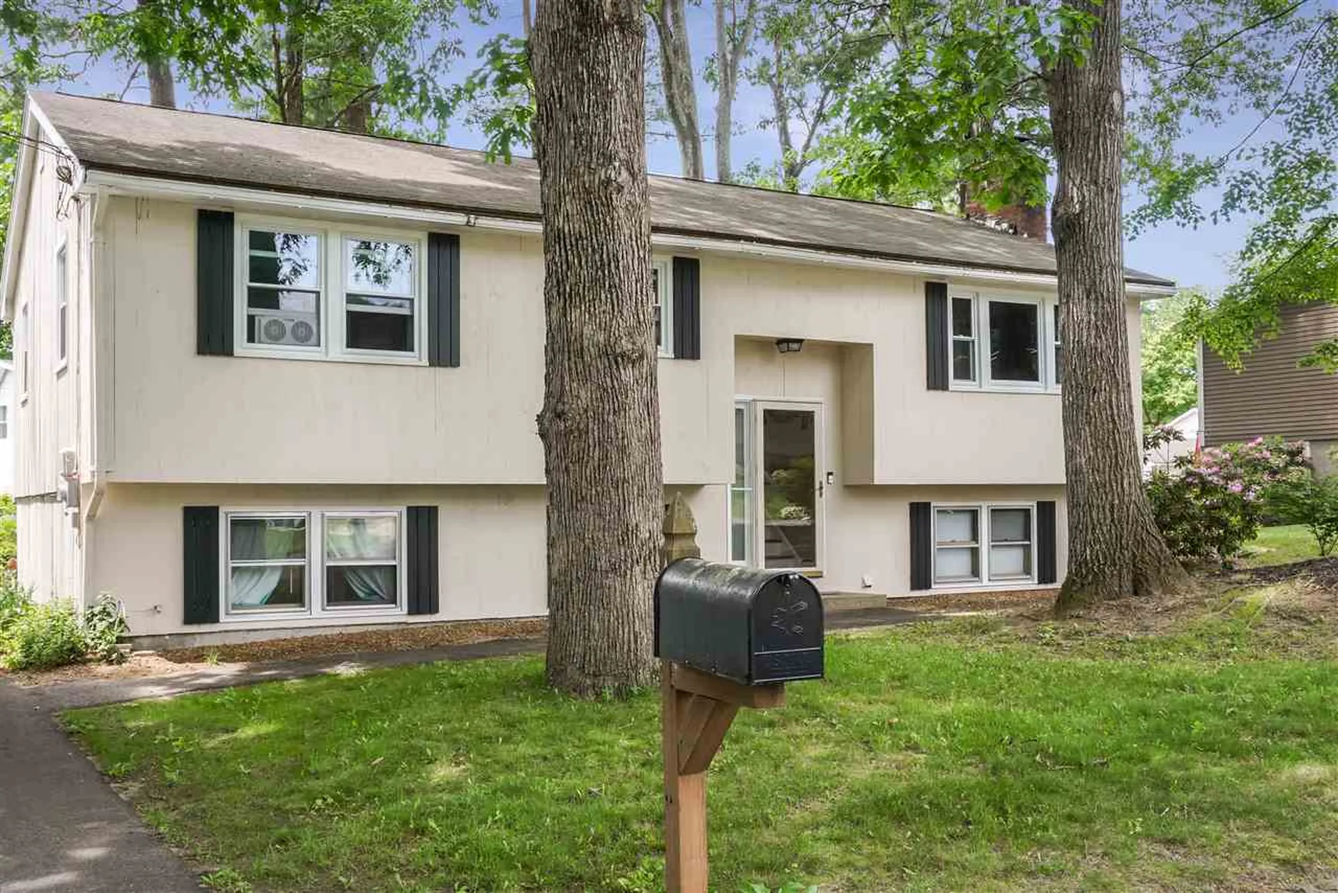 4 Coventry Road Nashua NH 03062
