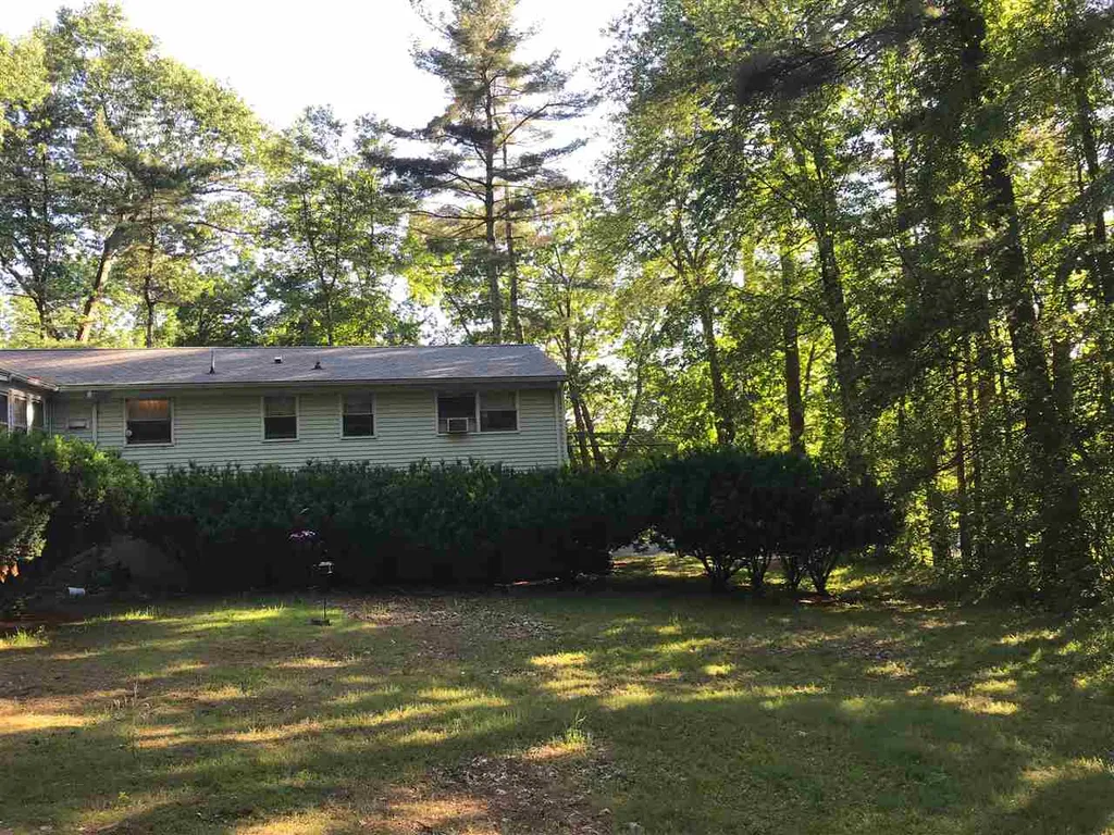 88 Dracut Road Hudson NH 03051