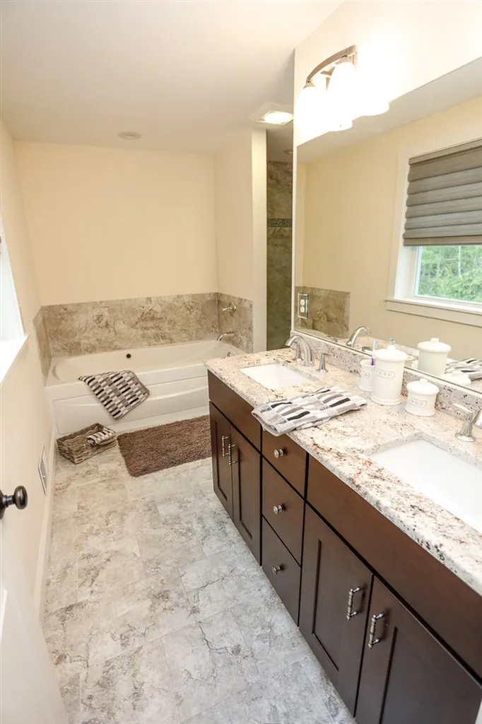 19 Marshall Way Seabrook NH 03874