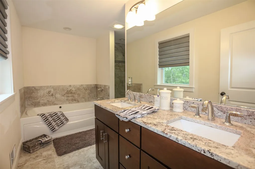 19 Marshall Way Seabrook NH 03874