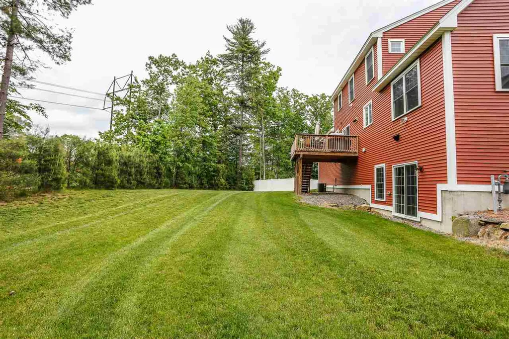 19 Marshall Way Seabrook NH 03874
