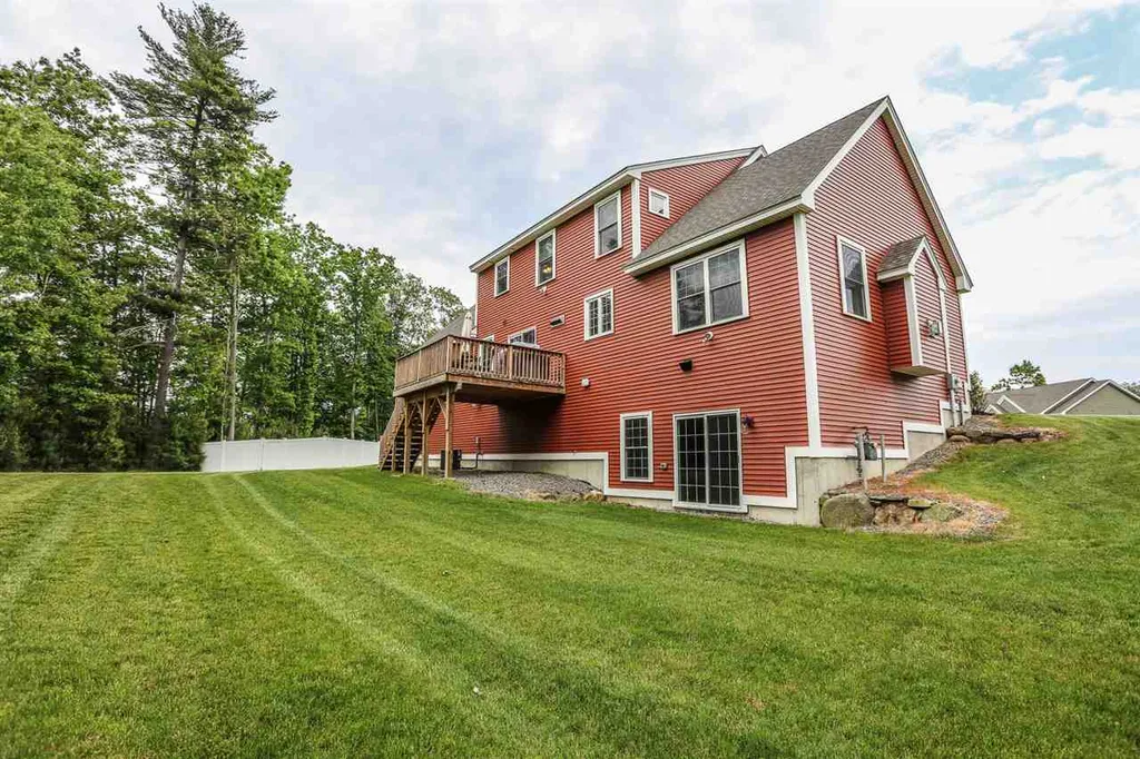 19 Marshall Way Seabrook NH 03874