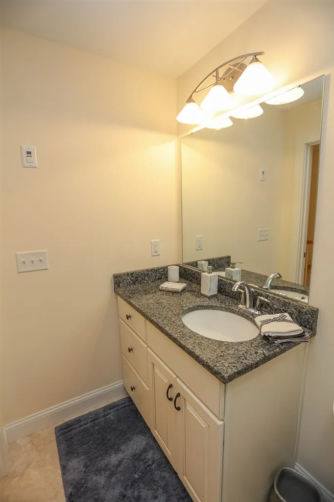 19 Marshall Way Seabrook NH 03874