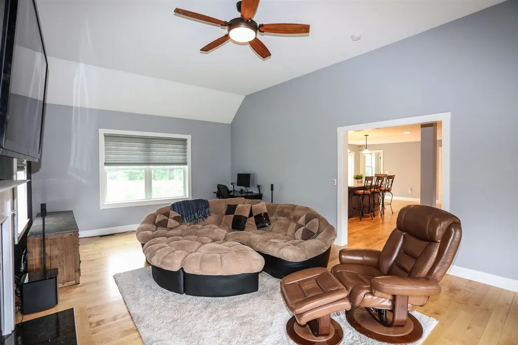 19 Marshall Way Seabrook NH 03874