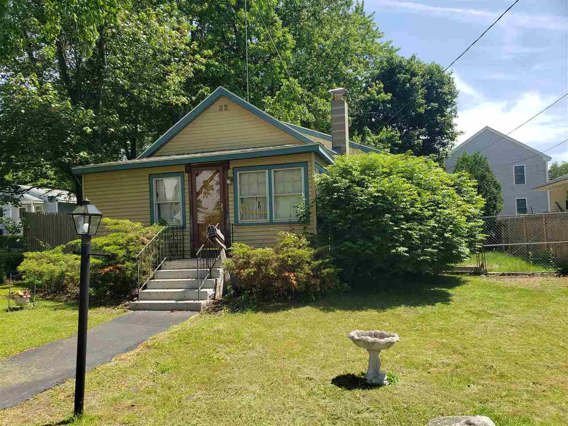 423 Oakland Avenue Manchester NH 03109