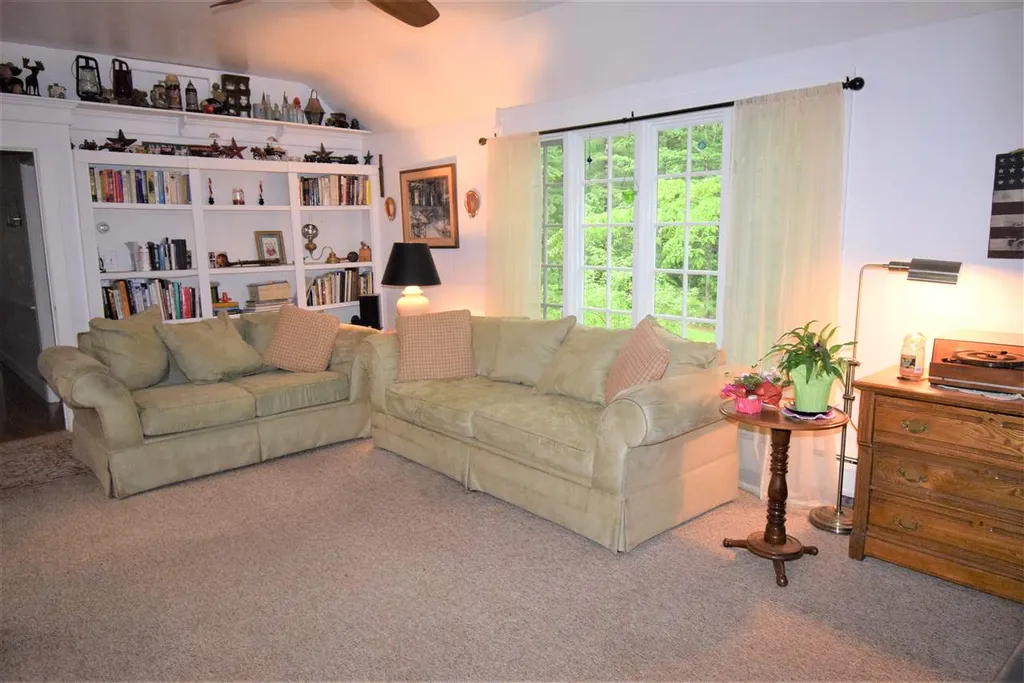 1 Riverwood Road Kingston NH 03848
