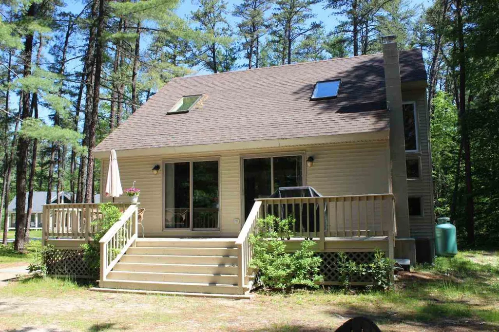 8 Peaceful Way Freedom NH 03836
