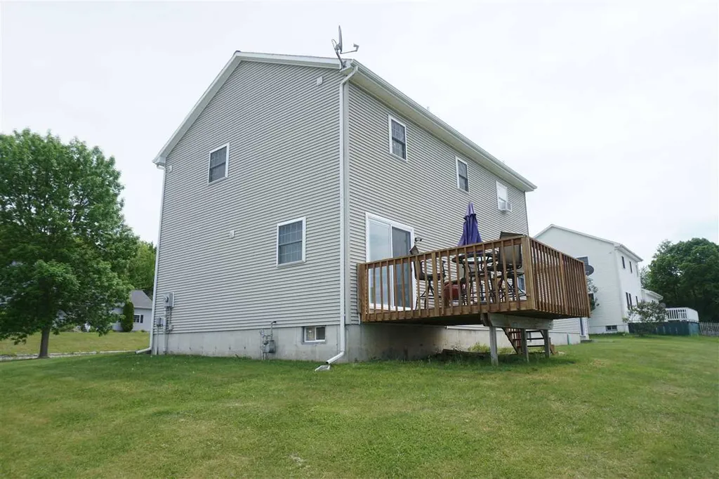 17 Steeplechase Lane Milton VT 05468