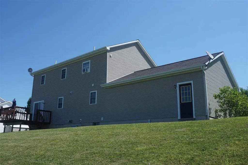 17 Steeplechase Lane Milton VT 05468