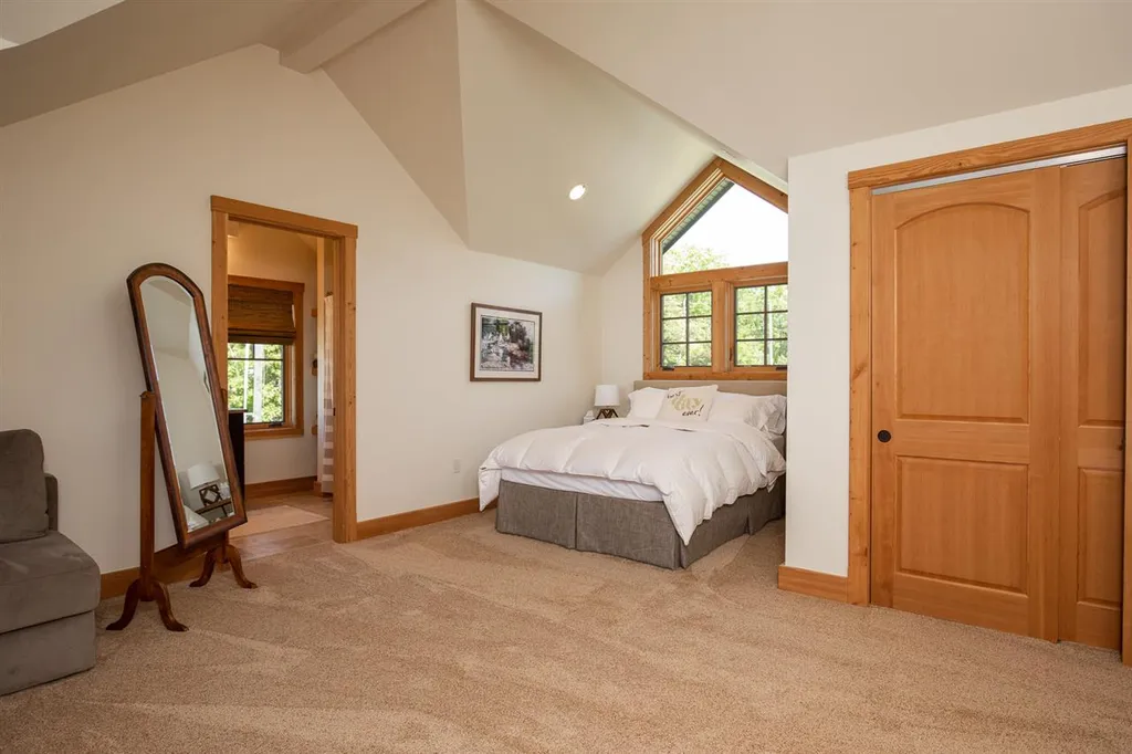 23 Newport Drive New Durham NH 03855