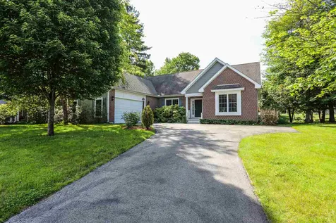 12 Pondview Lane Manchester NH 03102