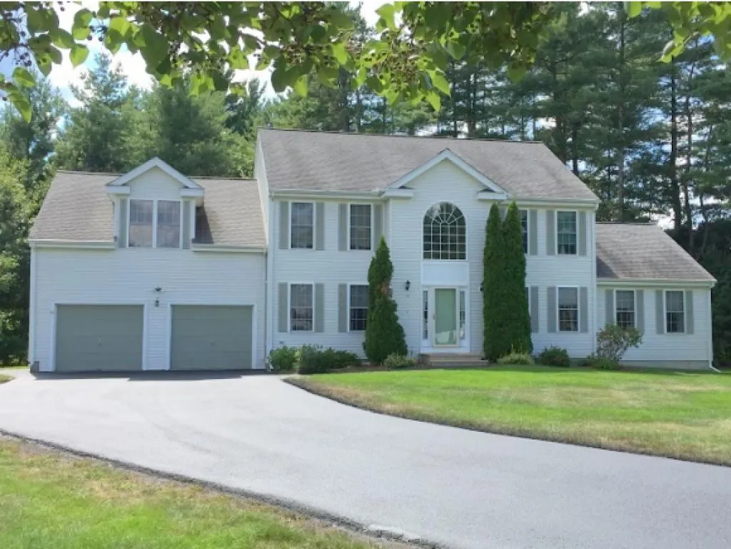 10 Wanda Lane Nashua NH 03062