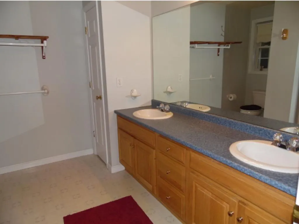 10 Wanda Lane Nashua NH 03062