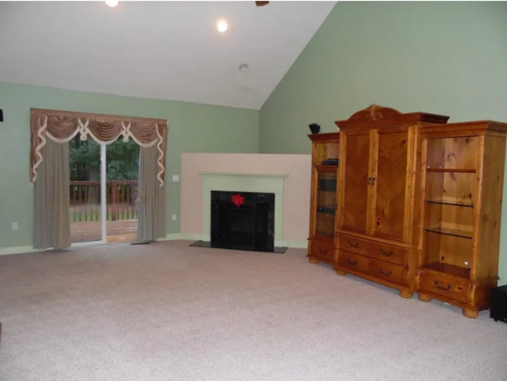 10 Wanda Lane Nashua NH 03062