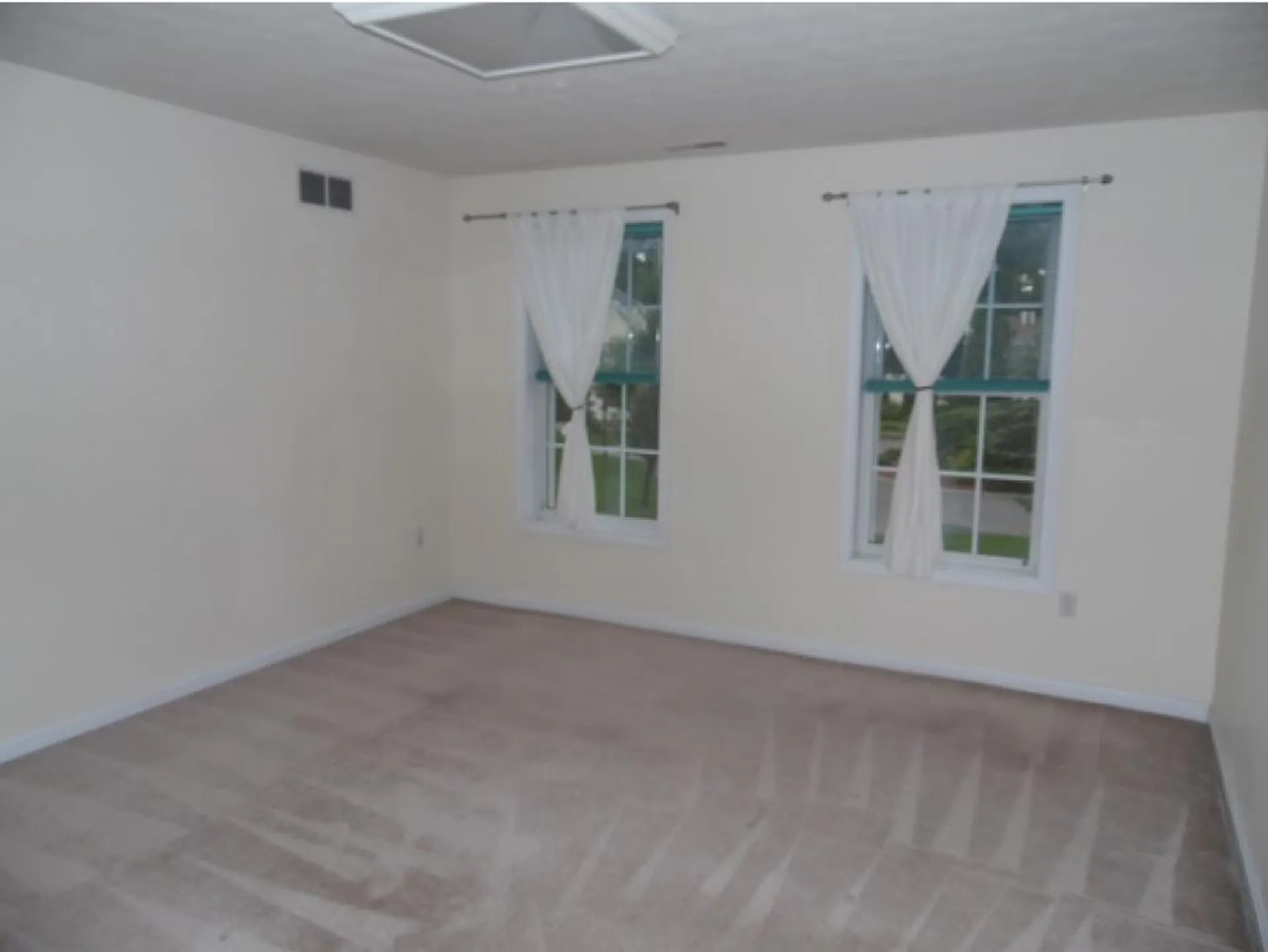 10 Wanda Lane Nashua NH 03062
